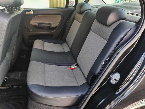 Volkswagen Gol 1.6 Trendline Mt 4 P 2012