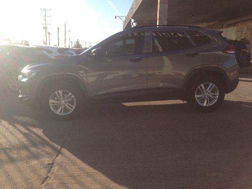 Imagen 3 de 15 de Chevrolet Tracker Aut Paq B Ls Suv Fwd 2021 Gris