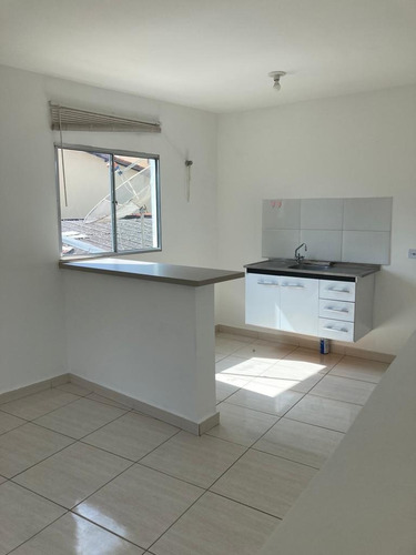 Imagem 1 de 9 de Casa No Jaguaré 2 Quartos, Sala, Cozinha, 1 Vaga Fl54