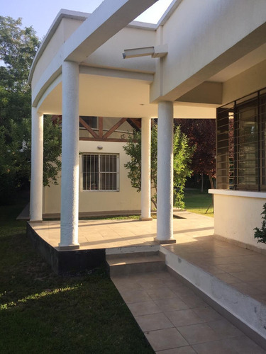 Imagen 10 de 14 de Casa De Categoria En Barrio Privado La Delia