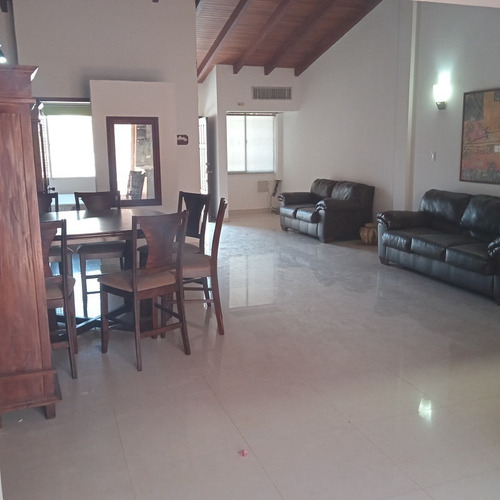 Imagen 5 de 13 de Moderna Casa En Alquiler