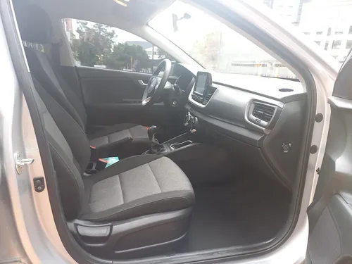 Kia Stonic 1.0 Vibrant MT HIBRIDO