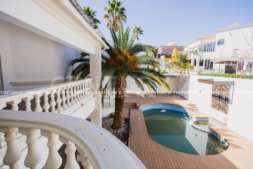 Casa En Venta Con Alberca, En Fraccionamiento Hacienda Santa Fe Chihuahua, Chih.
