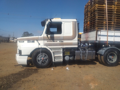 Imagem 2 de 10 de Scania 142