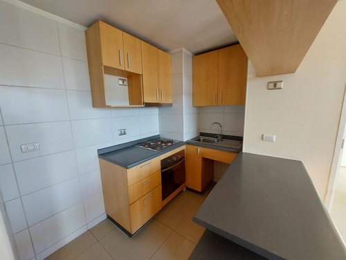 Depto En Arriendo De 2 Dorm 2 Baños. Lomas San Andres