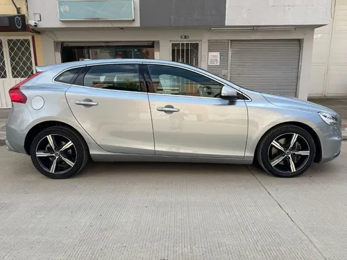 Volvo V40 2.0 T4 Drive-e R-design