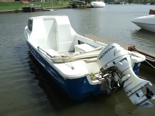 River Truck Cabinado (tracker)