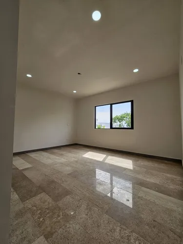 Casa En Venta Con 4 Recámaras Y Alberca En Mérida
