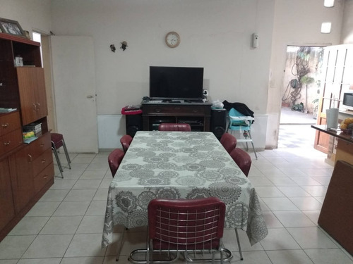 Imagen 1 de 19 de Casa + Galpon + 2 Locales Comerciales En Venta - Barrio San Martin