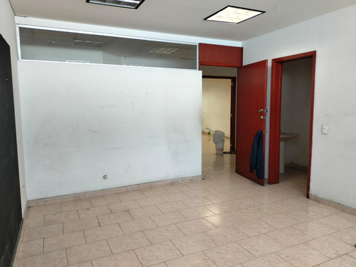 Bodega En Condominio De 235m2 Mas 537m2 De Oficinas.