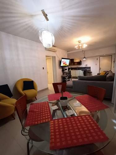 Elena Hidalgo Vende Apartamento En La Urbanización El Parral Residencia Royal Palace Posee Hermosa Vista, Fácil Acceso A La Autopista, Cercano A Centros Comerciales (solo Clientes)