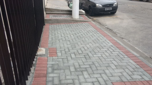 Assentamento De Piso Intertravado (tijolinho De Concreto )