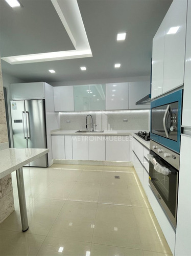 Imagen 4 de 9 de Se Vende Town House En Exclusivo Conjunto