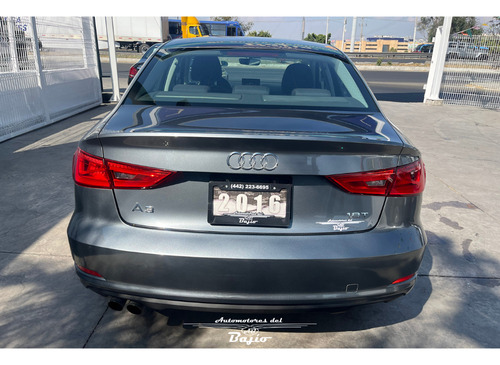 Audi A3 1.8 Sedán Ambiente At