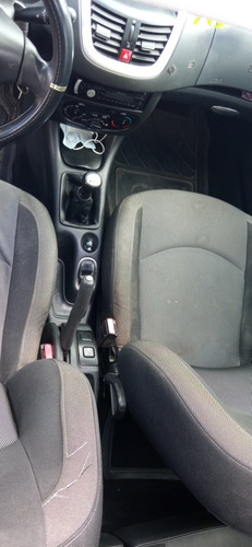 Peugeot 207 2011 1.4 Quiksilver 75cv