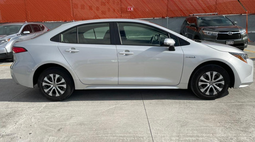 Imagen 7 de 15 de Toyota Corolla 2021 Plata Hybrid Nuevo Demo