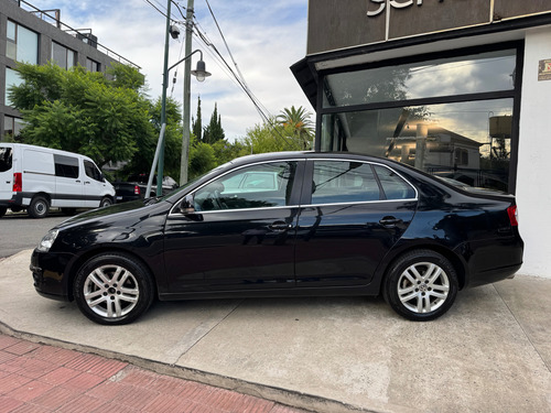 Volkswagen Vento 2.5 Advance 170cv