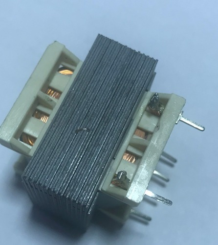 Imagem 3 de 5 de Transformador Terminais 110v/220v Saida 9v 200ma