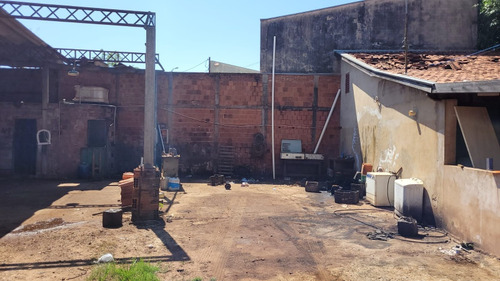 Terreno, Casa E Barracão