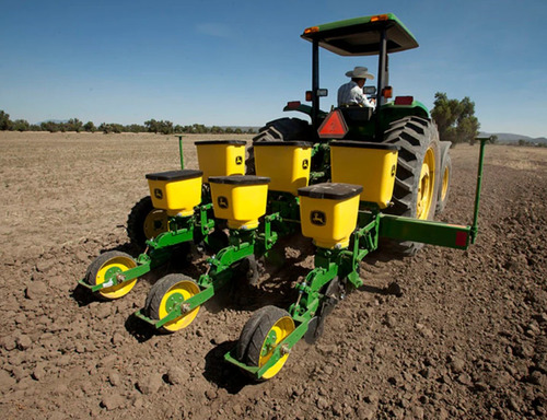 Sembradora John Deere 1010 Max Planter 4 Surcos