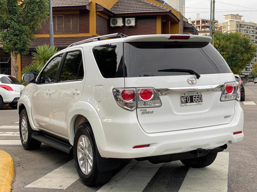 Toyota Sw4 2013 2.7 Srv Cuero Vvti 4x2 4at 7 Asientos
