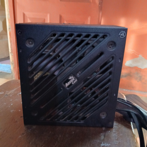 Fuente De Alimentación Cylon 700w 220v Negro