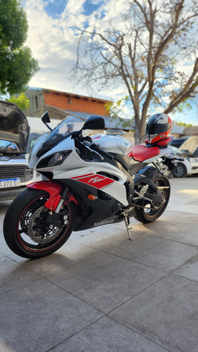 Yamaha R6