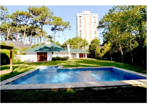 Casa En Alquiler, Punta Del Este, Lugano, Próximo Al Shopping   