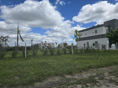 Venta Terreno En Campos De La Enriqueta