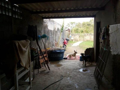 Imagem 7 de 11 de Casa No Balneário Gaivota, Em Itanhaém, Com 02 Dormitórios; 01 Wc; 01 Cozinha; 01 Sala
