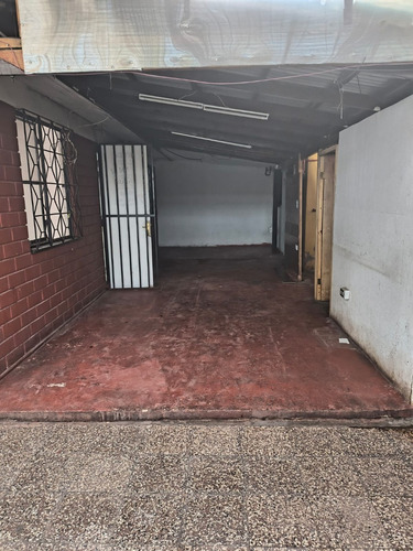 Casa Bismuto Metro Zapadores 3d 1b 2e Patio.
