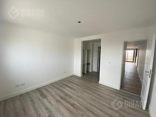 Departamento De 2 Ambientes En Venta, A Estrenar, Zona Plaza Mitre. Tour 360