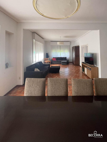Chalet En Venta En Barrio Inglés - Hurlingham
