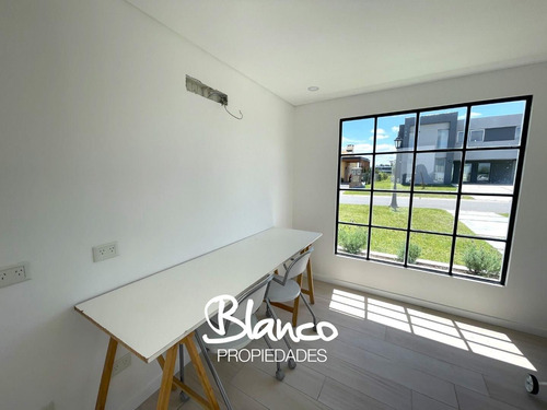 Casa En Venta En San Sebastian, Escobar, G.b.a. Zona Norte