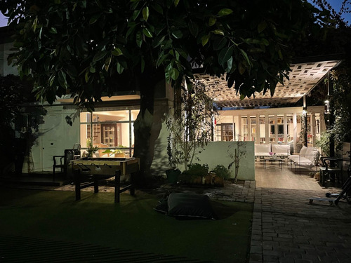 Linda Casa En Muy Buena Ubicación. 3 Dorm + 2 Baños + Serv