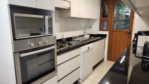 Condominio, Pasos Del Metro, Bajos Gastos Comunes.