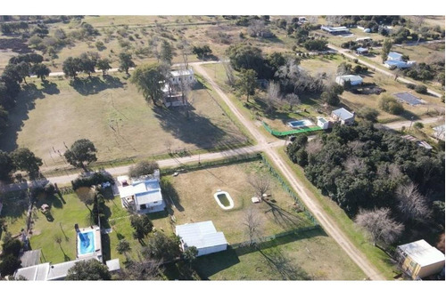 Imagen 7 de 20 de Casa Quinta Con Pileta En Antelo, Excelente Lote De 40x40 En Esquina (derechos Posesorios)
