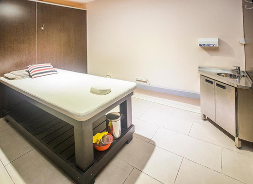 Venta Con Renta Reciclada Con Habilitación Para Centro De Estética Y Consultorio En Constitución