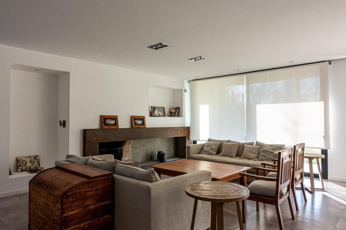 Venta Casa 4 Dormitorios 6 Baños Viñedos De La Tahona