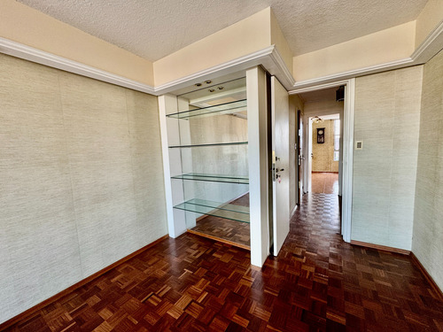 Venta Apartamento Pocitos, 2 Dormitorios + Servicio, 3 Baños, Balcón Y Garage