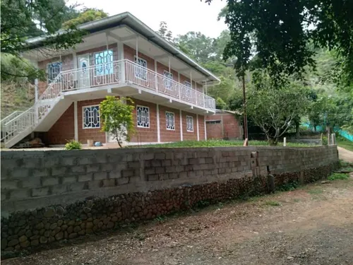 Venta Casa 160 Mts2 En La Buitrera, Cali Valle De Cauca, 12725-02.