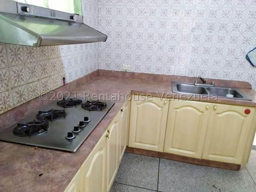 Imagen 11 de 19 de Julio Latouche Rentahouse Vende Casa En Campo Alegre Valencia 22-10335