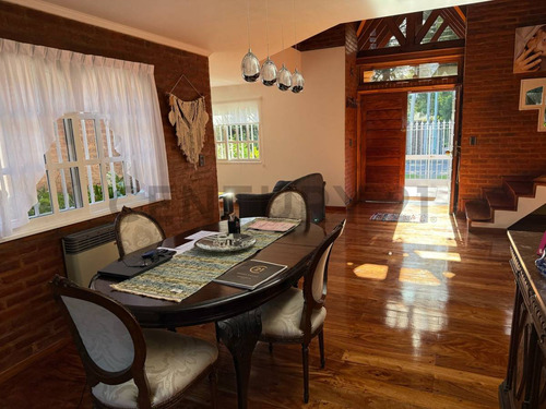 Venta Casa 4 Dormitorios El Palomar 290 M2 Lote 600m2 Piscina Quincho