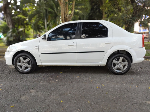 Renault Logan 2015 1.6 Expression