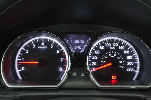 Imagen 15 de 15 de Nissan Versa 2015 4 Cilindros