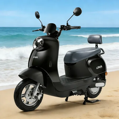 Bicicleta elétrica CAVA C10 cor preta vista de lado em uma praia