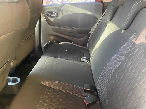 Imagen 9 de 9 de Renault Captur 2017 2.0 Zen