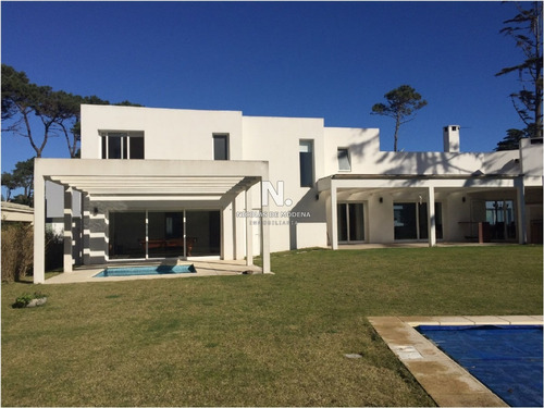 Casa En Punta Del Este, Boulevard Park | Nicolas De Modena Ref:2232- Ref: 2232