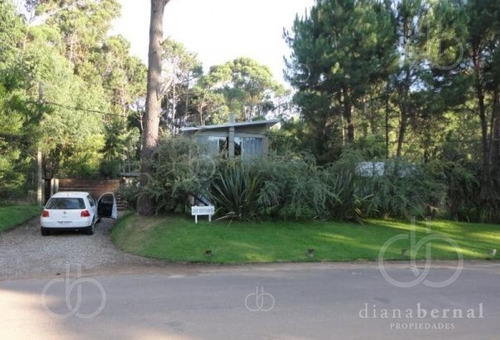 Punta Del Este, Casa En Solanas, 2 Dormitorios Y Piscina*- Ref: 42477