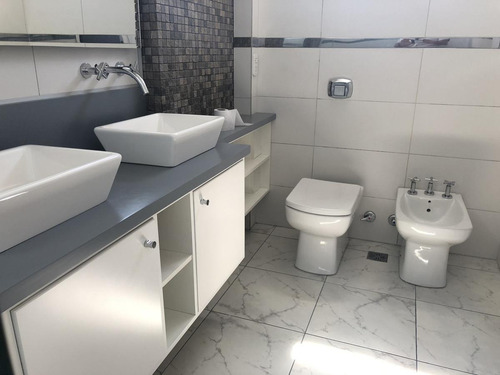 Depto En Duplex De 5 Ambientes Con Balcon Terraza 2 Cocheras Muñiz 500